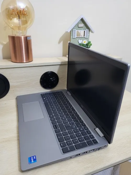 DELL LATITUDE 5520 | INTEL CORE i7 1165G7 | 16GB RAM | 256GB SSD | INTEL Iris Xe
