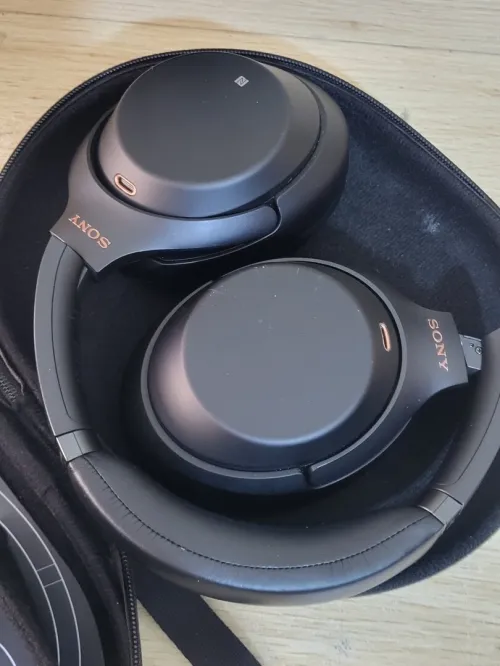 Sony WH-1000XM3 Casque sans fil Bluetooth à réduction de bruit (batterie 30h, capteur tactile, application Headphones Connect, fonction de charge rapide