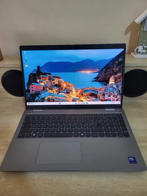 DELL PRECISION 3591 | CORE Ultra 7 165H | NVIDIA RTX 2000 ADA GEN 8GB | 1To NVMe SSD | 32GB RAM | WORKSTATION