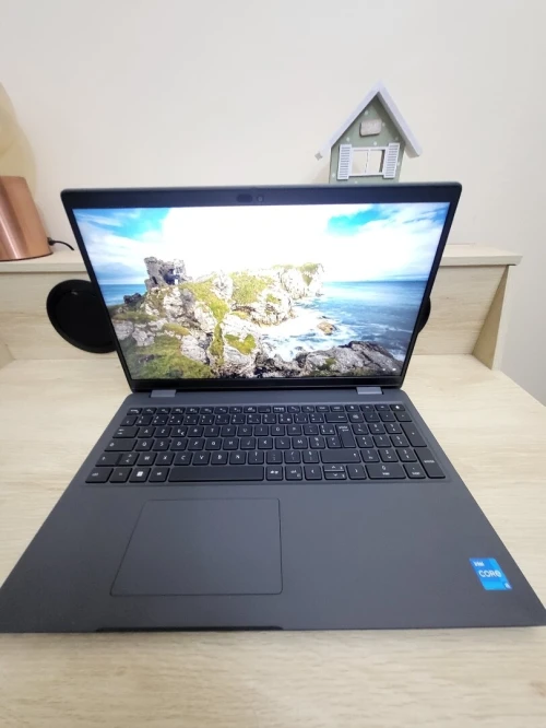 DELL LATITUDE 3540 2024 15.6 FHD | INTEL 12EME GENERATION CORE I5 1235U | 8GB RAM | 512GB M2 SSD