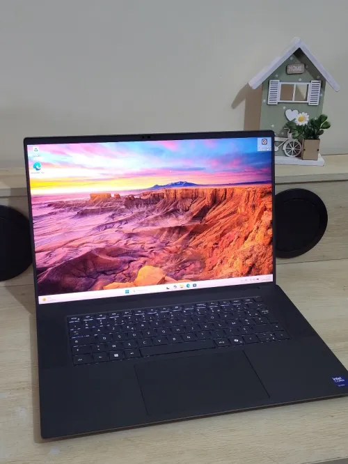DELL PRECISION 5690 | CORE Ultra 7-165H | RTX 1000 ADA 6GB | 512GB NVMe SSD | 32GB RAM