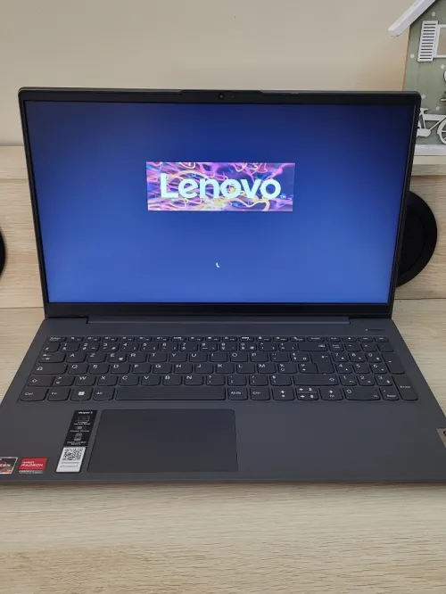 Lenovo IdeaPad 15.6'' FHD | RYZEN 7 5700U | 8GB RAM - 512GB SSD | AMD Radeon Graphics 2GB