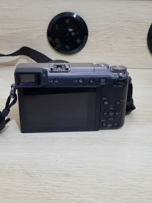 Panasonic Lumix GX80 | Hybride Compact Vidéo UHD 4K + Objectif Panasonic Lumix G 25 mm f/1.7 ASPH