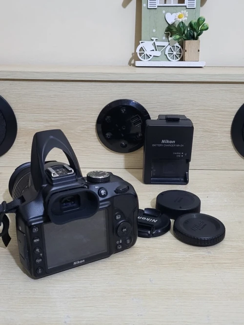 Nikon D3400 Appareil Photo Numérique Réflex 24.2 Mpix + OBJECTIF Nikon AF-P DX Nikkor 18 55mm f 3.5 5.6 g vr