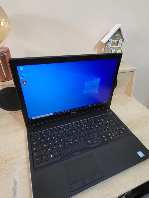 DELL PRECISION 7530 | i5-8300H | QUADRO P3200 6GB | 32GB RAM | 512GB NVMe | WORKSTATION