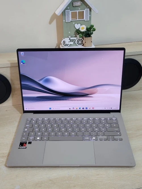 Asus ZenBook A14 14" OLED Full HD+ | Snapdragon X X1-26-100 | 16GB RAM | 512GB NVMe SSD | Qualcomm Adreno x1-45 GPU