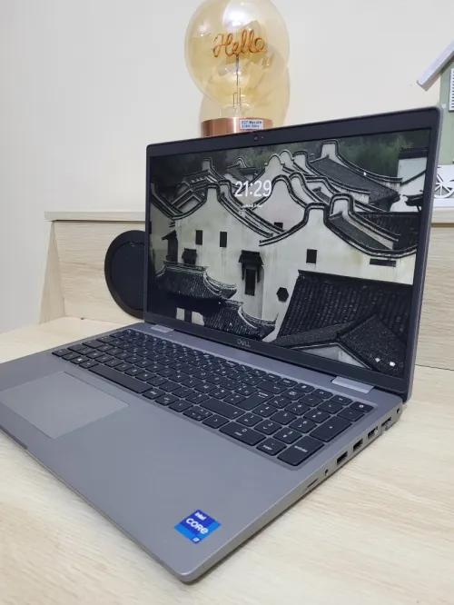 DELL LATITUDE 5520 | INTEL CORE i7 1165G7 | 16GB RAM | 256GB SSD | INTEL Iris Xe
