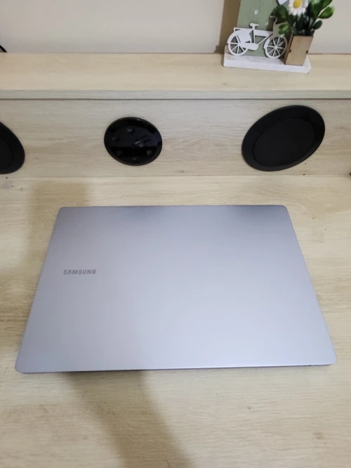 Samsung Galaxy Book4 Edge 15,6" Copilot+ | Snapdragon X Plus X1P42100 | 16GB RAM | 256GB SSD
