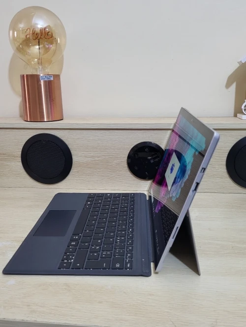 Surface Pro 6 | CORE i7 8650U | 8GB RAM | 256GB SSD | INTEL UHD GRAPHICS