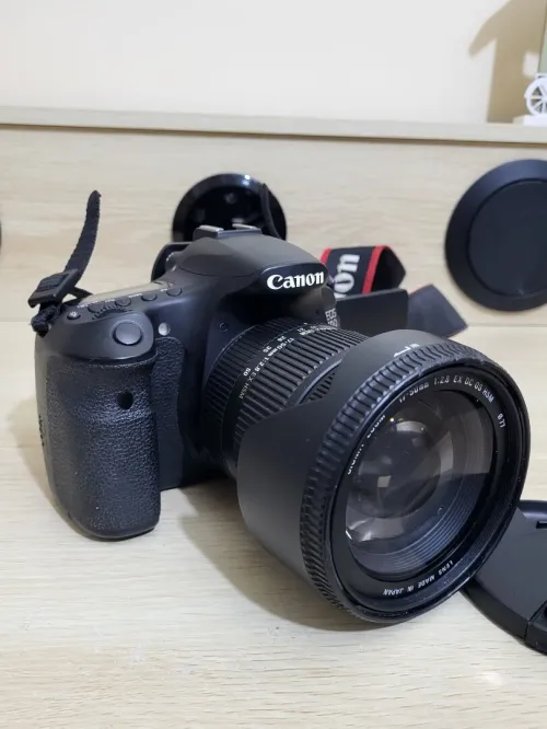 Canon EOS 60D Appareil photo Reflex 18 Mpix CMOS APS-C + Sigma EX 17-50mm - f/2.8 DC OS HSM 