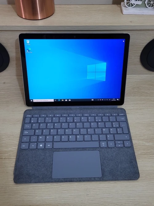Microsoft Surface GO 2 TACTILE | CORE M3-8100Y 1.61GHz | 8GB RAM | 256GB SSD | LTE 4G | Poids : 544g