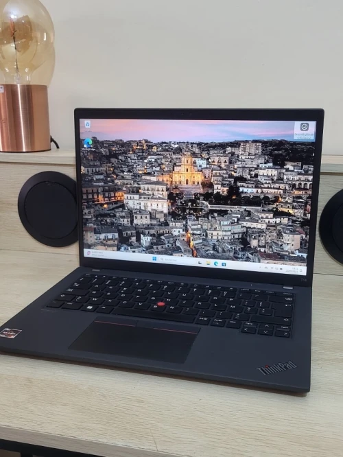 LENOVO THINKPAD T14 | RYZEN 5 6650U 2.90GHz | 16GB RAM | 256GB NVME SSD | AMD RADEON GRAPHICS 