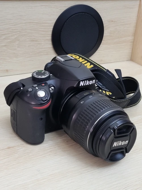 Nikon D3200 Appareil photo reflex 24Mpx + OBJECTIF Nikon AF-S DX Nikkor 18-55mm f/ ED II