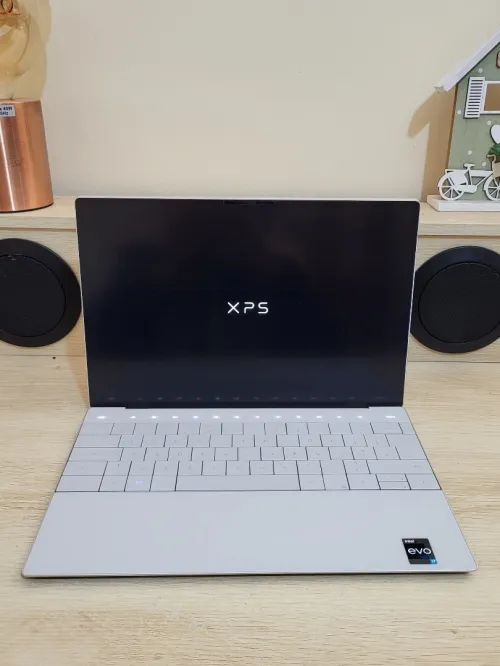 DELL XPS 9320 | EVO CORE i7-1260P | 16GB RAM | 512GB SSD | INTEL IRIS XE GRAPHICS