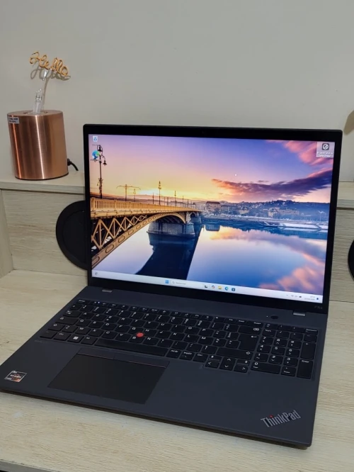 LENOVO THINKPAD P16S GEN 2 | RYZEN 7 PRO 7840U w| 32GB RAM | 512GB SSD | RADEON 780M GRAPHICS 4GB