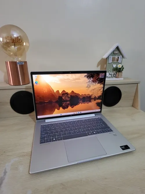 HP ELITEBOOK 640 G11 | CORE ULTRA 5 135U vPRO | 16GB RAM | 512GB NVMe SSD | INTEL ARC GRAPHICS
