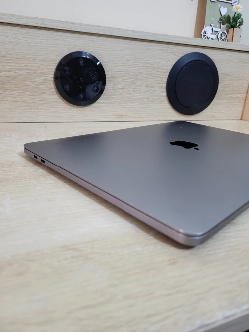 MacBook Pro Touch Bar Mid 2019 13-inch | INTEL CORE I5 QUATRE COEURS | 8GB RAM | 128GB SSD