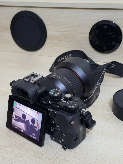 Sony Alpha 7S Hybride Plein Format Ultra vidéo 4K + Objectif Samyang AF 14mm F2.8 Full Frame
