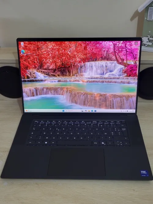 DELL PRECISION 5690 | CORE Ultra 7-165H | RTX 1000 ADA 6GB | 512GB NVMe SSD | 32GB RAM