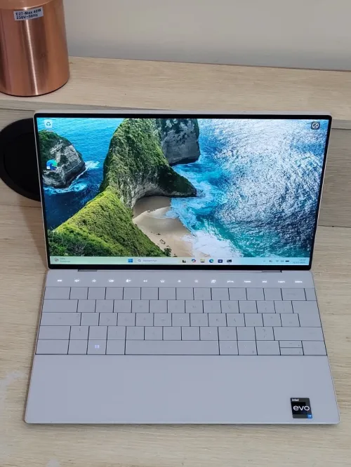 DELL XPS 9320 | EVO CORE i7-1260P | 16GB RAM | 512GB SSD | INTEL IRIS XE GRAPHICS