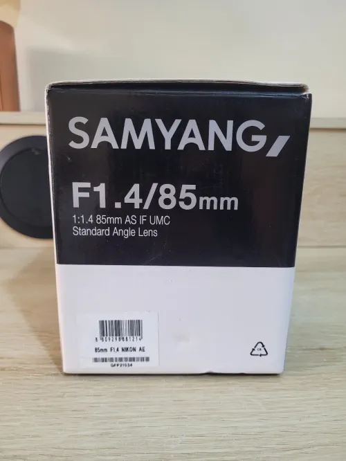 Samyang AE 85mm f/1.4 AS IF UMC plein format -APS-C Objectif portrait pour Nikon F D780 D3500 D850..