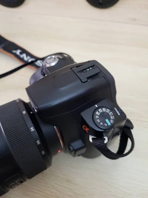 SONY Alpha DSLR-A230 Reflex + Objectif Sony A DT 16-50mm f/2.8 SSM