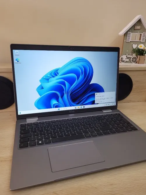 DELL PRECISION 3560 | CORE i5-1145G7 | 32GB RAM | 1024GB SSD | INTEL IRIS XE 1GB GRAPHICS