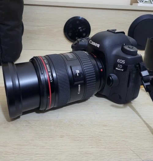 Canon EOS 5D Mark IV | Capteur 30Mpx Rendu cinématographique 4K + Objectif Canon EF 24 70 2.8 L USM