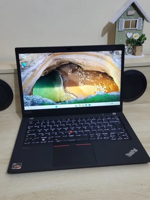 LENOVO THINKPAD P14S | RYZEN 7 PRO 5850U | 32GB RAM | 1TB SSD | RADEON PRO GRAPHICS 4GB