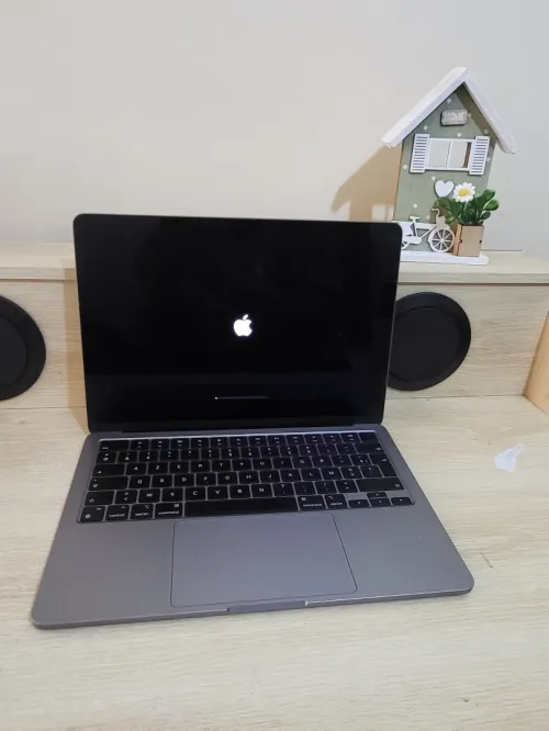 MacBook Air M2 2023 | PUCE M2 8 CPU | GPU 10 COEURS | 8GB RAM | 256GB SSD | CYCLES 67 | MDM BYPASSED