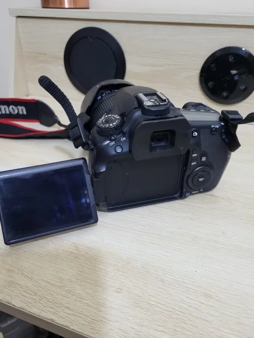 Canon EOS 60D Appareil photo Reflex 18 Mpix CMOS APS-C + Sigma EX 17-50mm - f/2.8 DC OS HSM 
