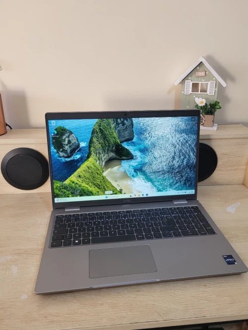 DELL PRECISION 3581 | CORE i5-13600H | NVIDIA RTX A1000 6GB | 1To NVMe SSD | 32GB RAM | WORKSTATION