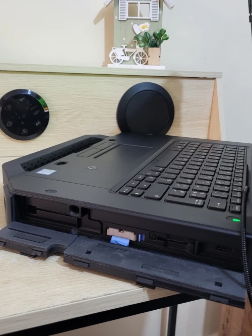 Dell Latitude Rugged Extreme 7424 14'' FHD TACTILE | CORE i5-8350U | 16GB RAM | 512GB NVMe SSD