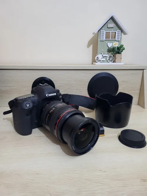 Canon EOS 5D Mark IV | Capteur 30Mpx Rendu cinématographique 4K + Objectif Canon EF 24 70 2.8 L USM