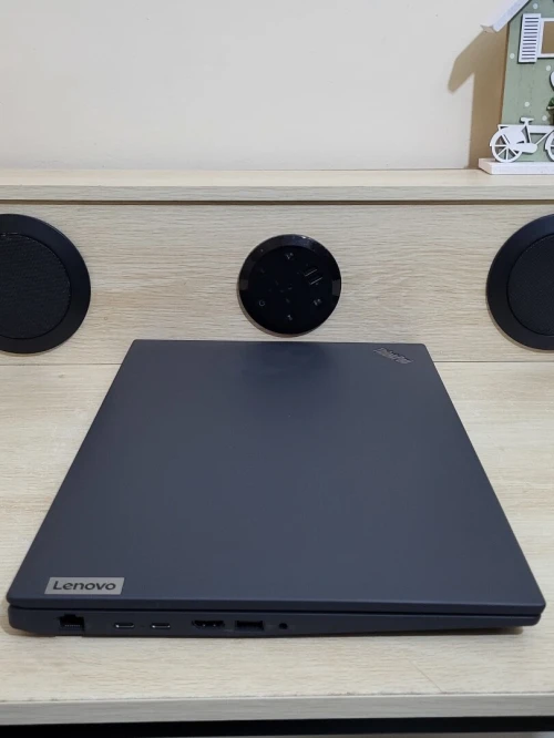 LENOVO THINKPAD P16S GEN 2 | RYZEN 7 PRO 7840U w| 32GB RAM | 512GB SSD | RADEON 780M GRAPHICS 4GB