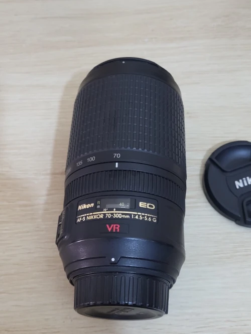 Nikon Nikkor AF-S 70-300 f/4.5-5.6 G ED-IF VR téléobjectif doté de la mise au point la plus rapide 