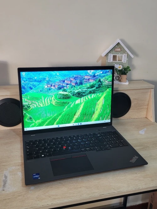 THINKPAD P16s 16" FHD +| vPRO CORE i7-1370P | RTX A500 4GB | 32GB RAM | 512GB NVMe SSD | WORKSTATION