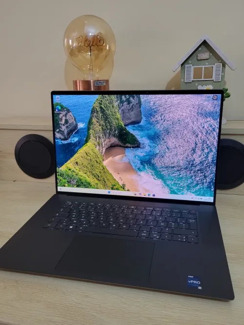 DELL PRECISION 5680 | OLED Tactile 4K | CORE i7-13800H | RTX 2000 ADA 8GB | 64GB RAM | 1To SSD