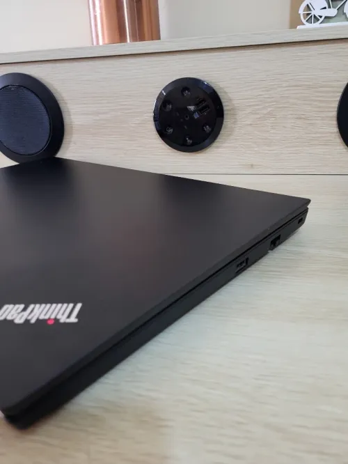 LENOVO THINKPAD E15 | CORE i5-10210U | 16GB RAM | 512GB NVMe SSD | AMD RADEON RX 640 2GB