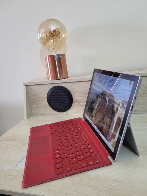 Microsoft Surface Pro 4 | INTEL CORE i7 6650U | 8GB RAM | 256 SSD | INTEL IRIS GRAPHICS