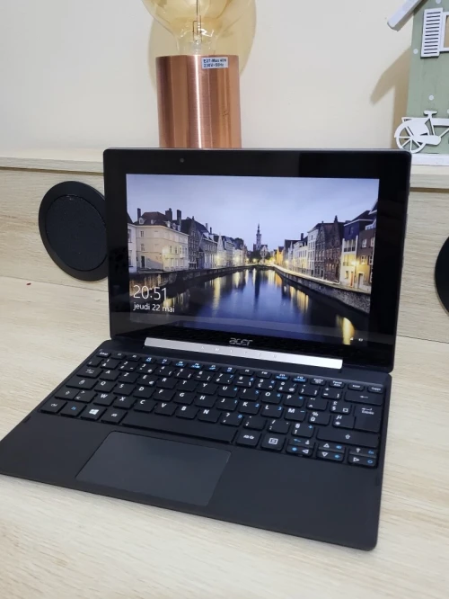 ACER Aspire Switch SW5-017 | Atom x5-Z8350 Hybride 2-en-1 10.1" Écran tactile | 4GB RAM | 64GB SSD 
