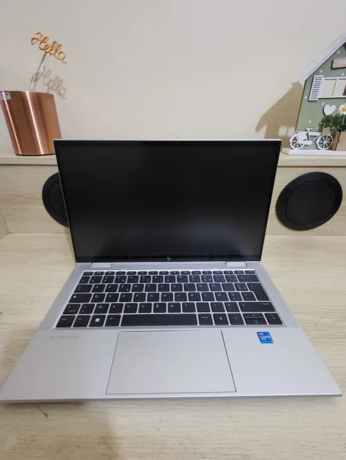 HP EliteBook X360 1030 G8 TACTILE 2-En-1 | CORE i5-1145G7 | 16GB RAM | 256GB NVME SSD |