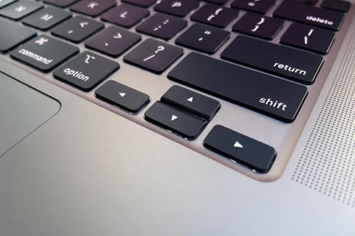 MacBook Pro 16" 2019 | CORE i7 | 16GB RAM | AMD RADEON PRO 5300M 4GB | 512GB SSD |GAMME Workstation