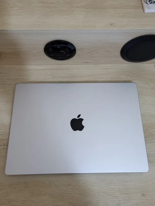 MacBook Pro M1 Max 2021 | 16'' CPU 10 GPU 24 | 32GB RAM | 1TB SSD | CYCLES 79