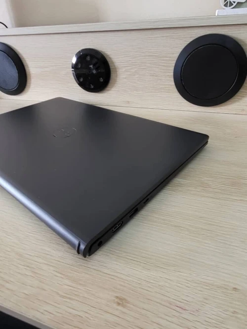 DELL VOSTRO 15.6'' FHD | RYZEN 5 5500U | 8GB RAM | 512GB SSD | AMD RADEON GRAPHICS 