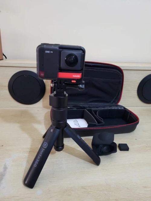Insta360 One RS Twin Edition on Geht's Kit - Caméra d'action étanche 4K60fps et 5.7K 360 avec objectifs interchangeables - stabilisation - Photos 48MP - HDR Actif - Traitement IA