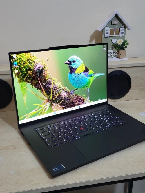 IA THINKPAD P1 | OLED UHD 4K TACTLE | CORE ULTRA 9-185H vPro | NVIDIA RTX 4070 8GB | 32GB RAM | 1TB NVMe | Workstation