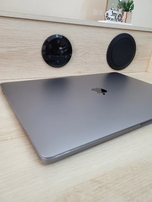 MacBook Pro 15.6" | CORE i7 | 16GB RAM | AMD RADEON PRO 560 4GB | 512GB SSD | GAMME Workstation 