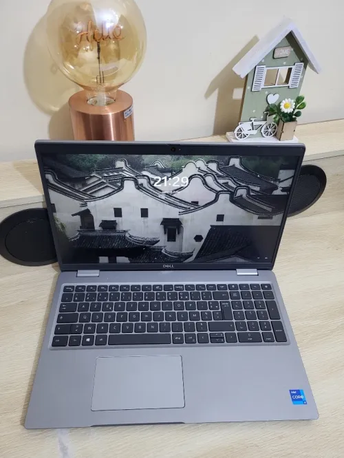 DELL LATITUDE 5520 | INTEL CORE i7 1165G7 | 16GB RAM | 256GB SSD | INTEL Iris Xe