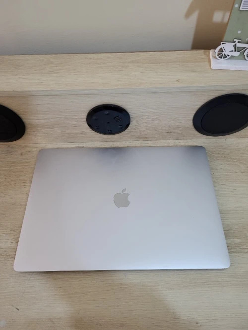 MacBook Pro 16" 2019 | CORE i7 | 16GB RAM | AMD RADEON PRO 5300M 4GB | 512GB SSD |GAMME Workstation